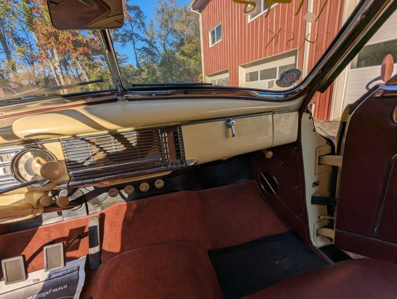 1948 Packard Super Eight Victoria