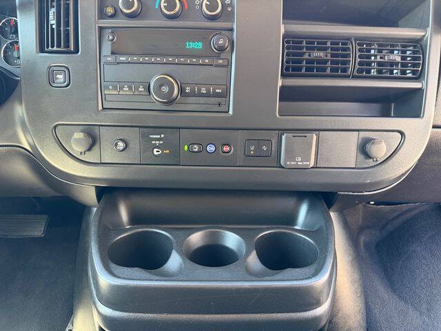 2025 Chevrolet Express LT 3500
