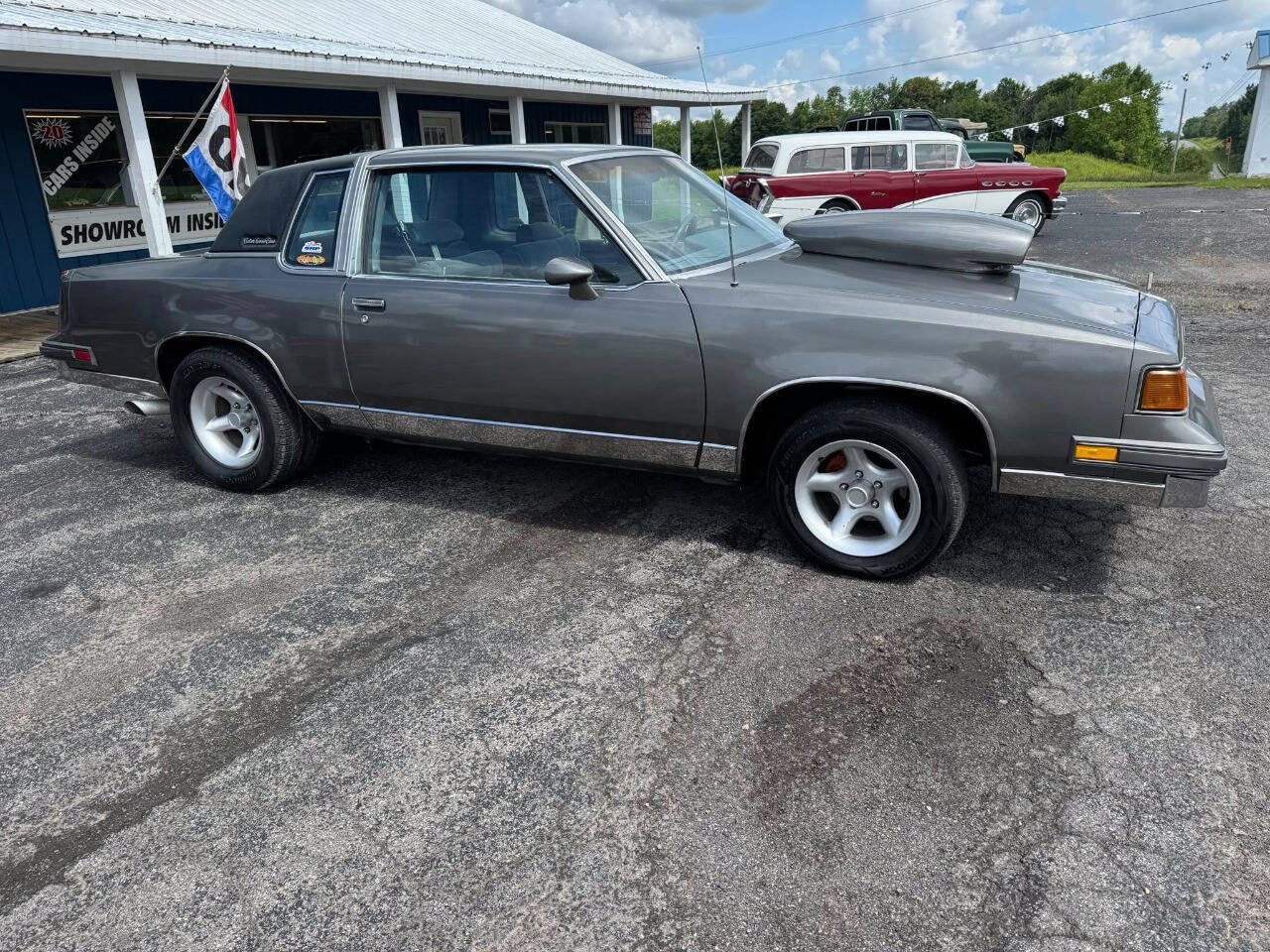 1988 Oldsmobile Cutlass Supreme 2