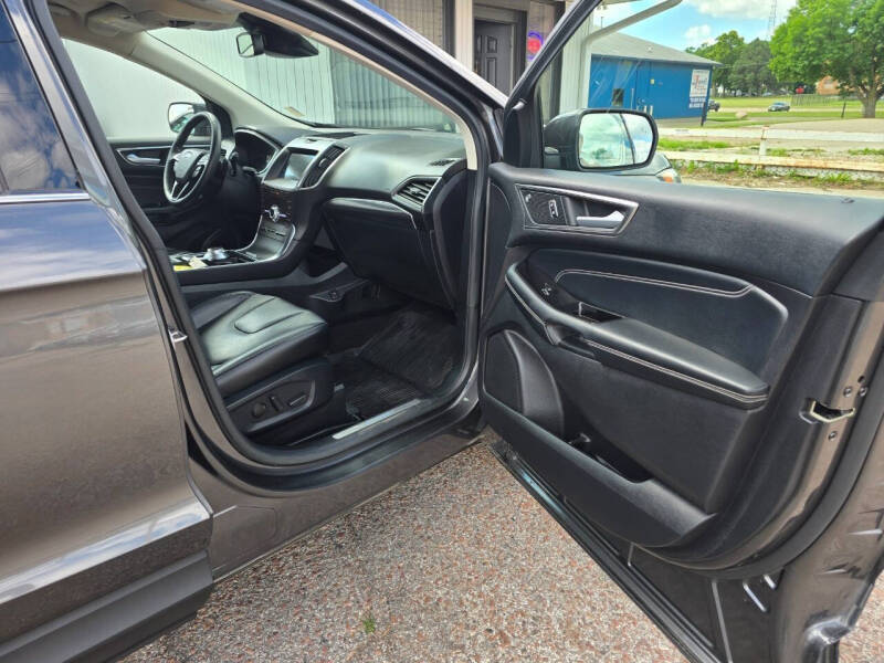 2020 Ford Edge Titanium