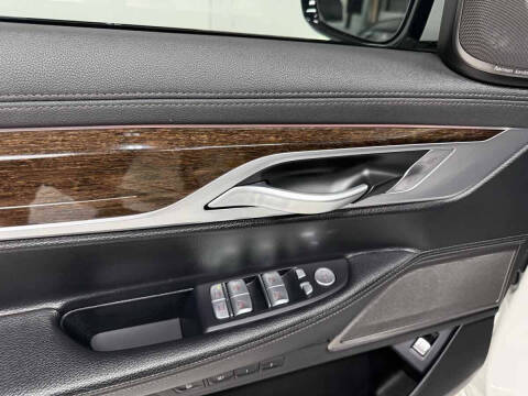 2022 BMW 7 Series 740i