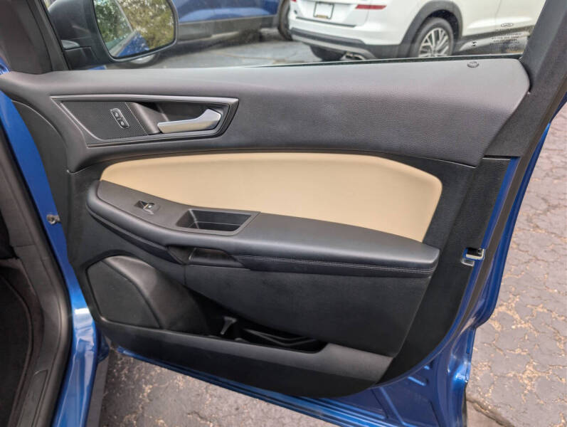 2023 Ford Edge SE