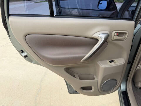2004 Toyota RAV4