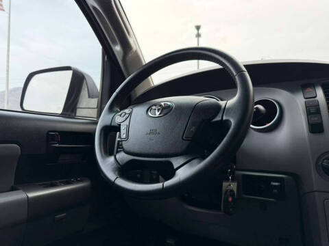 2013 Toyota Sequoia SR5