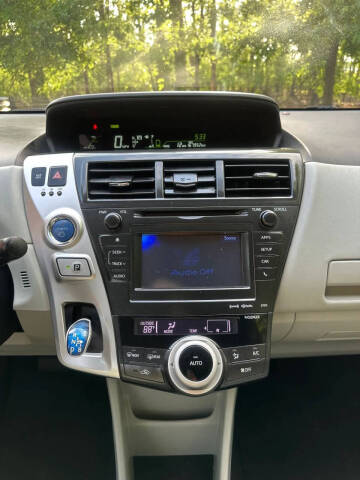 2013 Toyota Prius v Three