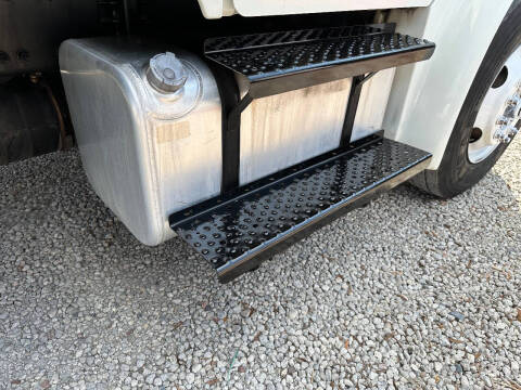 2016 Freightliner M2 106