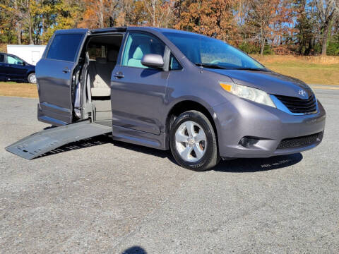 2011 Toyota WHEELCHAIR VAN