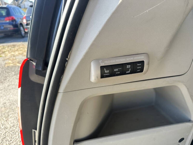 2013 Chrysler Town and Country Touring-L