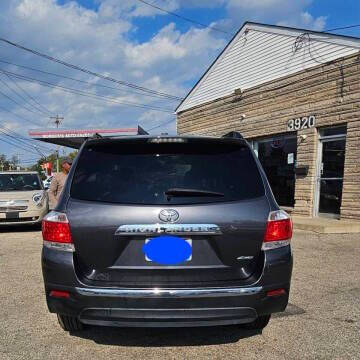 2011 Toyota Highlander SE
