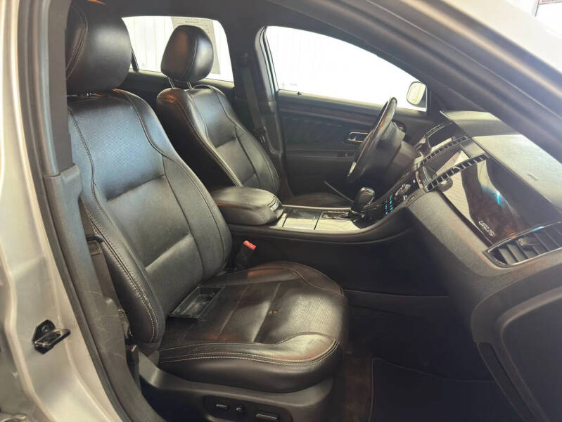 2017 Ford Taurus Limited