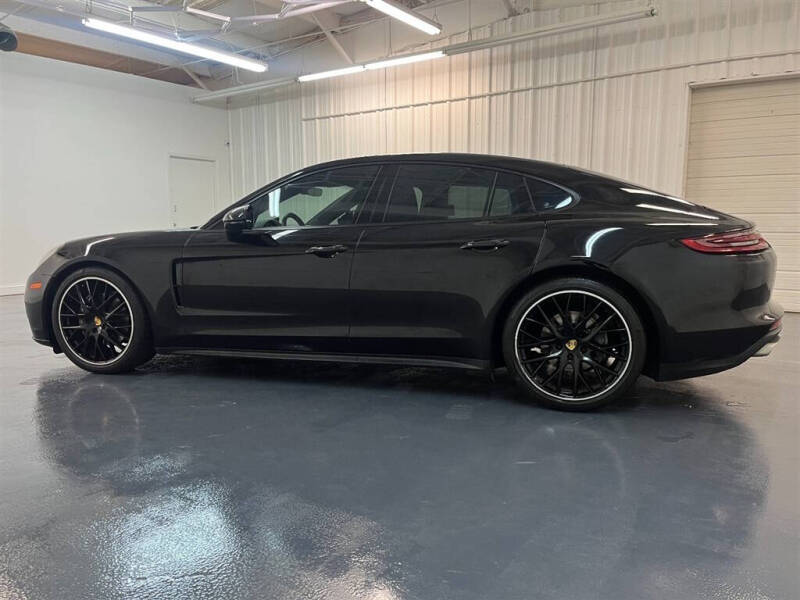 2018 Porsche Panamera 4