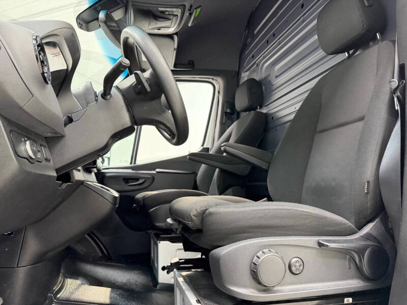 2021 Freightliner Sprinter 2500