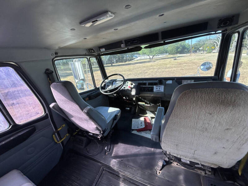 2002 Freightliner FL70