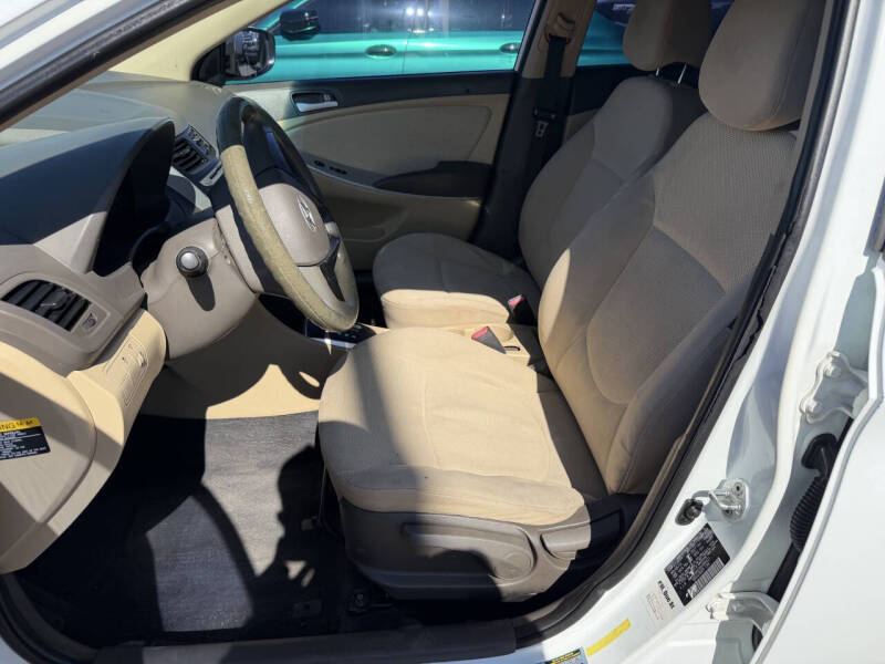 2013 Hyundai Accent GLS