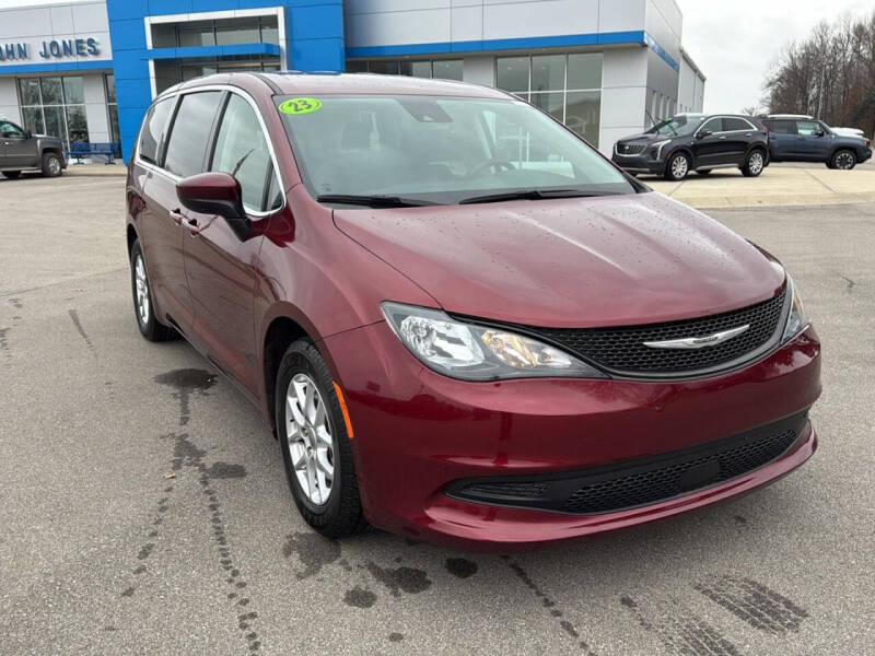 2023 Chrysler Voyager LX