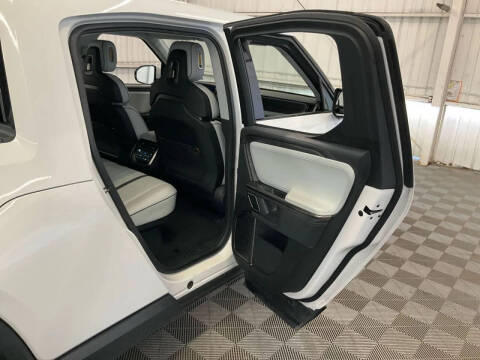 2022 Rivian R1T Adventure