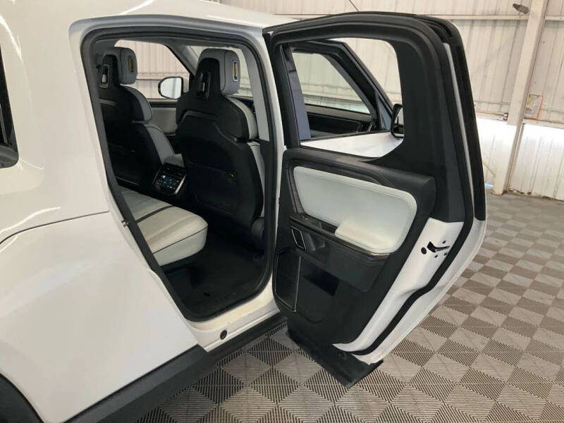 2022 Rivian R1T Adventure