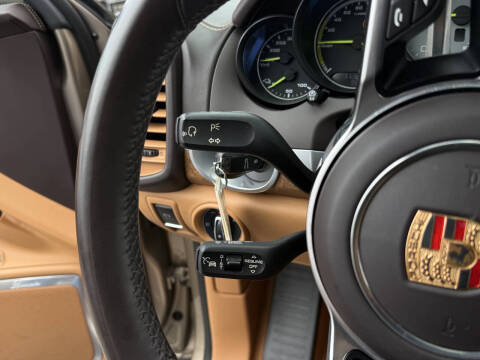 2015 Porsche Cayenne S E-Hybrid