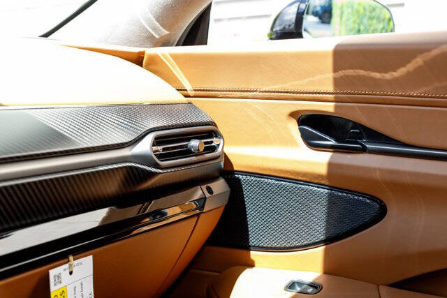 2026 Aston Martin Vantage