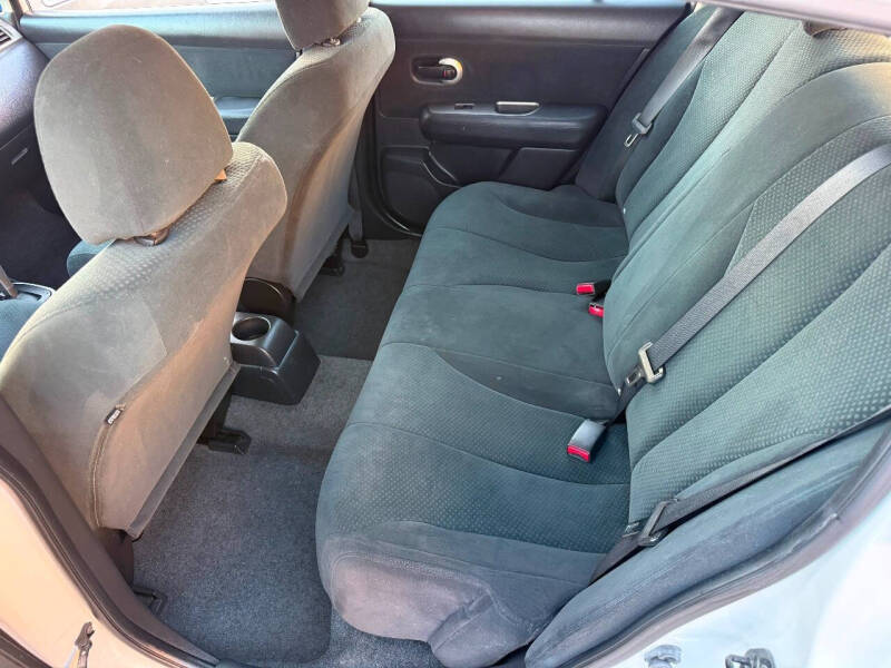 2011 Nissan Versa 1.8 S