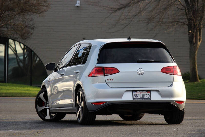 2017 Volkswagen Golf GTI S