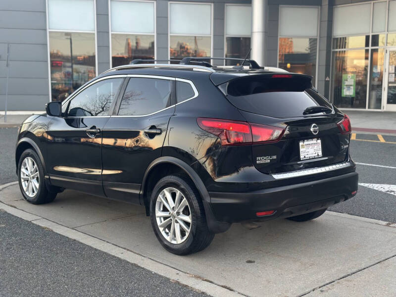 2018 Nissan Rogue Sport SV