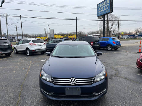 2013 Volkswagen Passat for sale at TIGER AUTO SALES INC in Redford MI