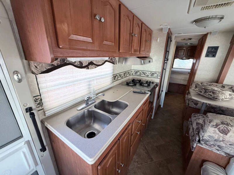 2006 Ford E-Series E-450 SD