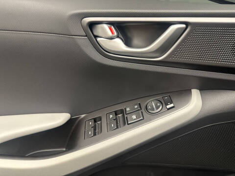 2022 Hyundai Ioniq Hybrid SE