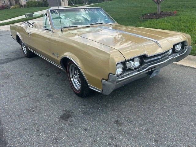 1967 Oldsmobile Cutlass 1