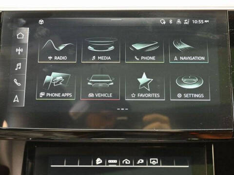 2022 Audi e-tron quattro Premium Plus