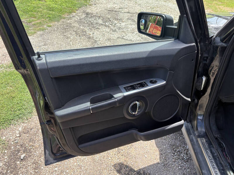 2010 Jeep Commander Sport