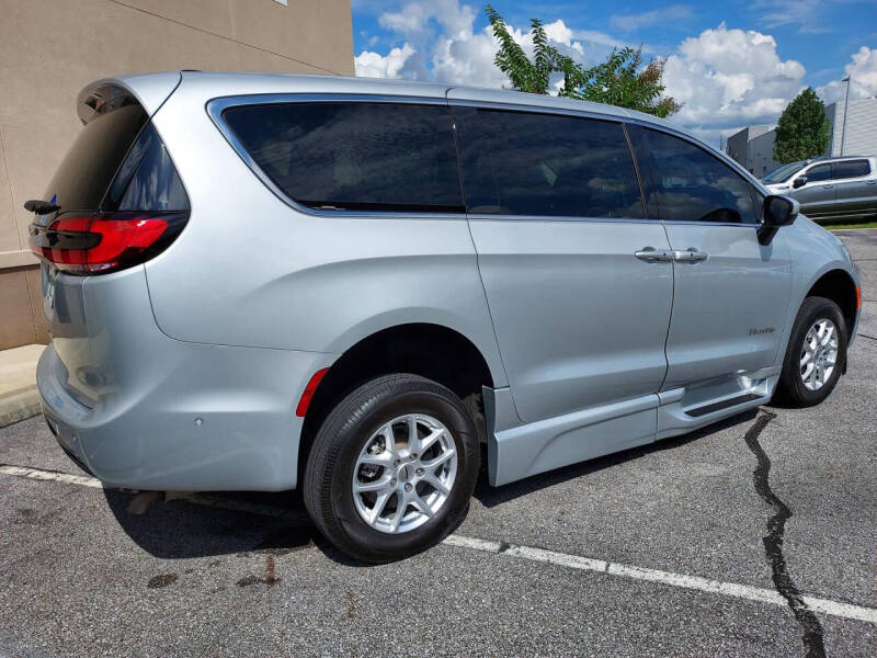 2023 Chrysler Pacifica Touring L