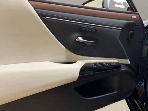 2025 Lexus ES 350