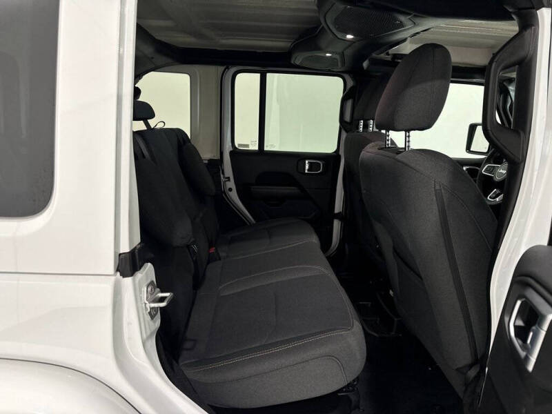 2024 Jeep Wrangler Sahara 4xe