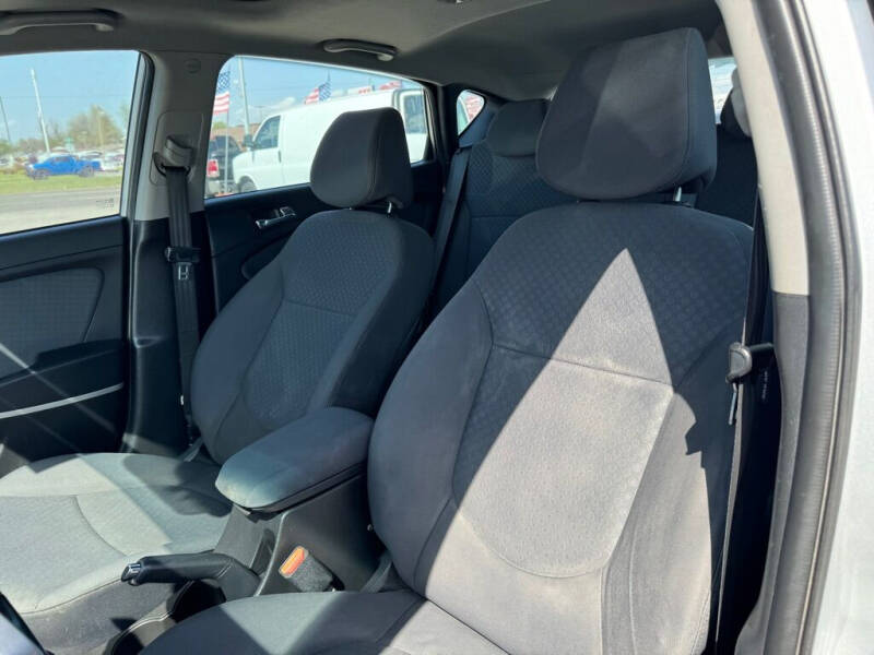 2014 Hyundai Accent SE