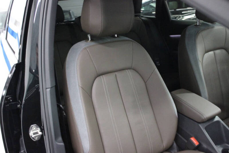 2025 Audi Q4 e-tron quattro Premium 55