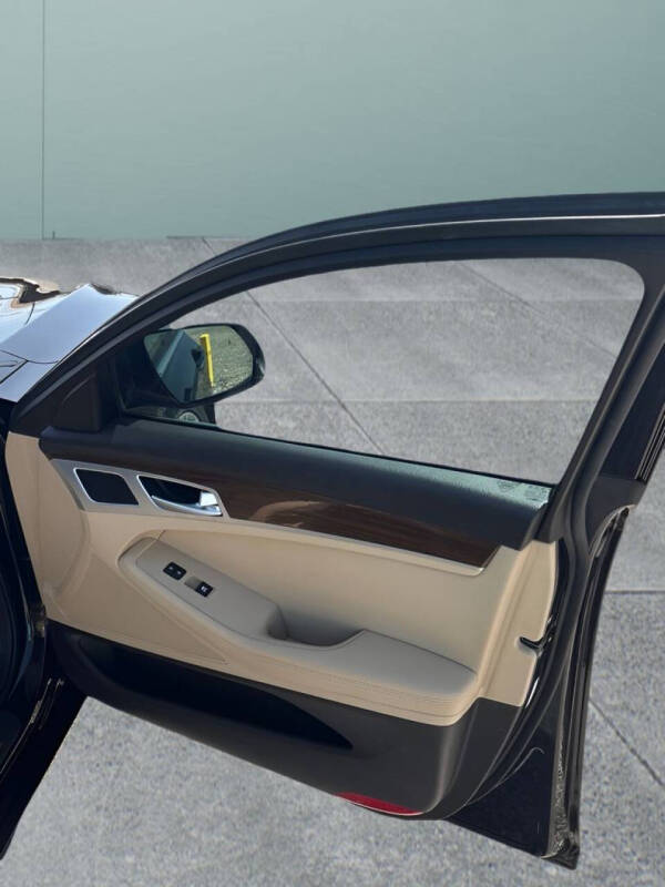 2018 Genesis G80