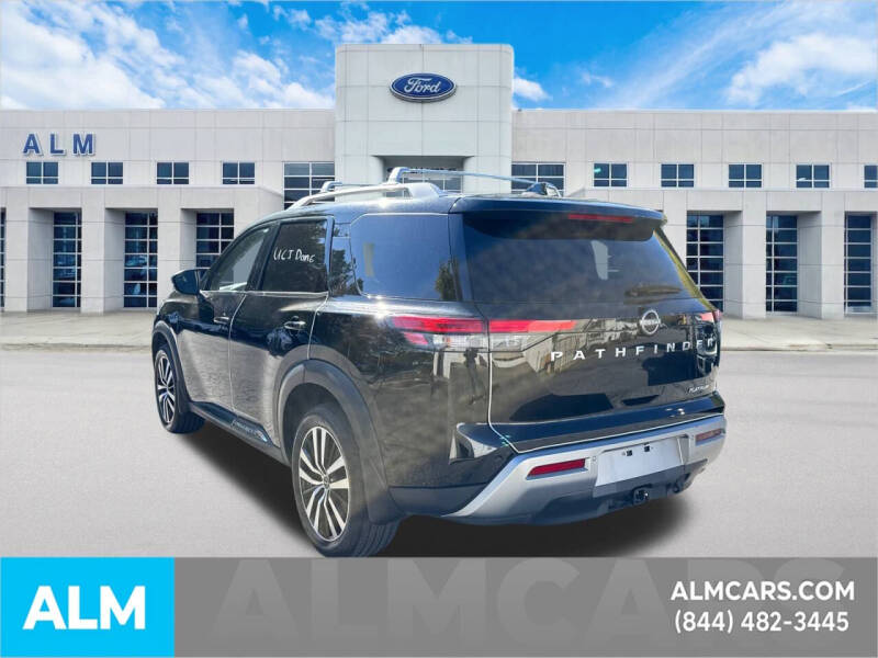 2023 Nissan Pathfinder Platinum