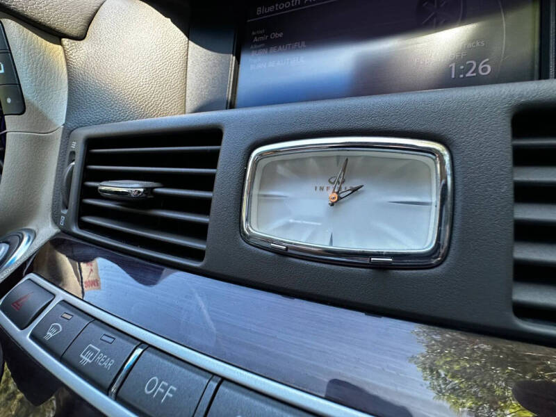 2013 Infiniti M37