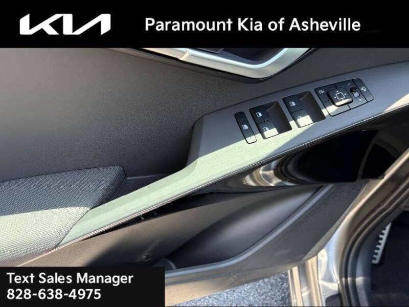 2025 Kia Niro EX Touring