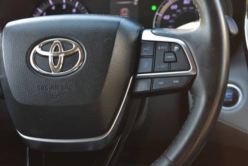 2021 Toyota Highlander LE