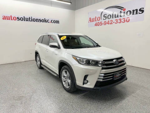 2017 Toyota Highlander Hybrid for sale at Auto Solutions in Warr Acres OK