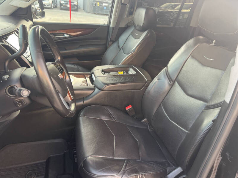 2017 Cadillac Escalade ESV Luxury