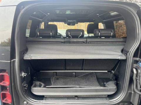 2025 Land Rover Defender 90 P400 X-Dynamic SE