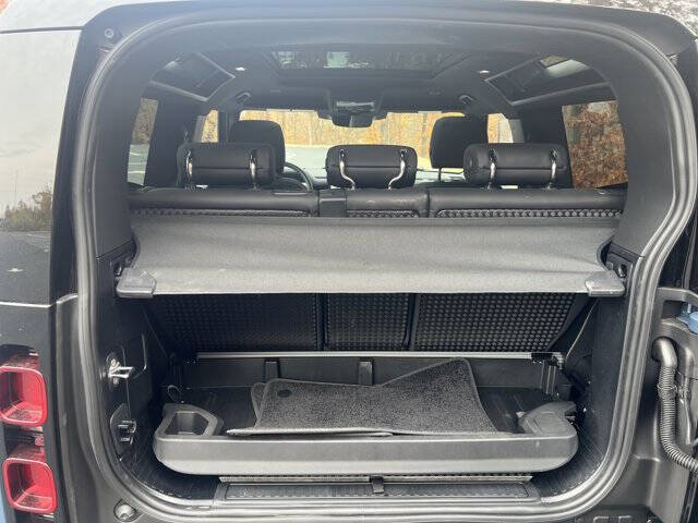 2025 Land Rover Defender 90 P400 X-Dynamic SE