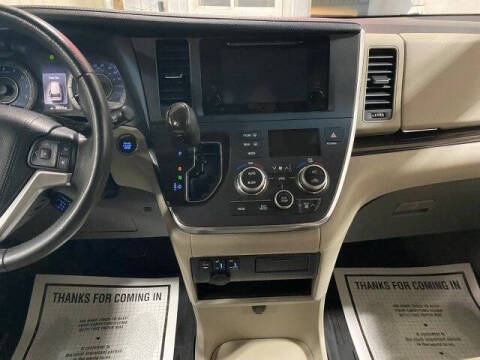 2017 Toyota Sienna XLE 8-Passenger
