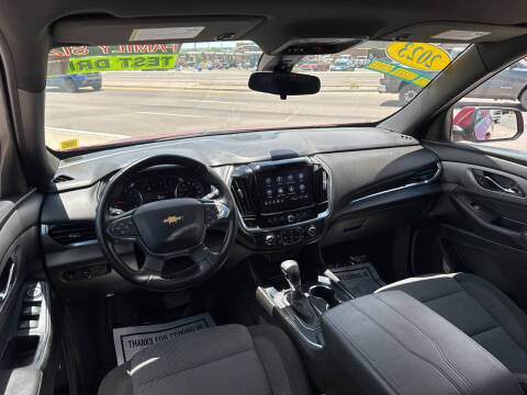 2023 Chevrolet Traverse LT Cloth