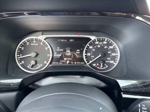 2025 Nissan Pathfinder SV