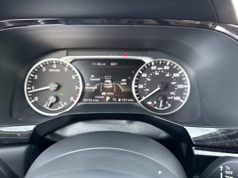 2025 Nissan Pathfinder SV